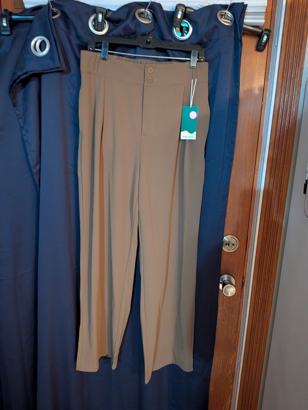 New Women's Large Halara Dress Pants